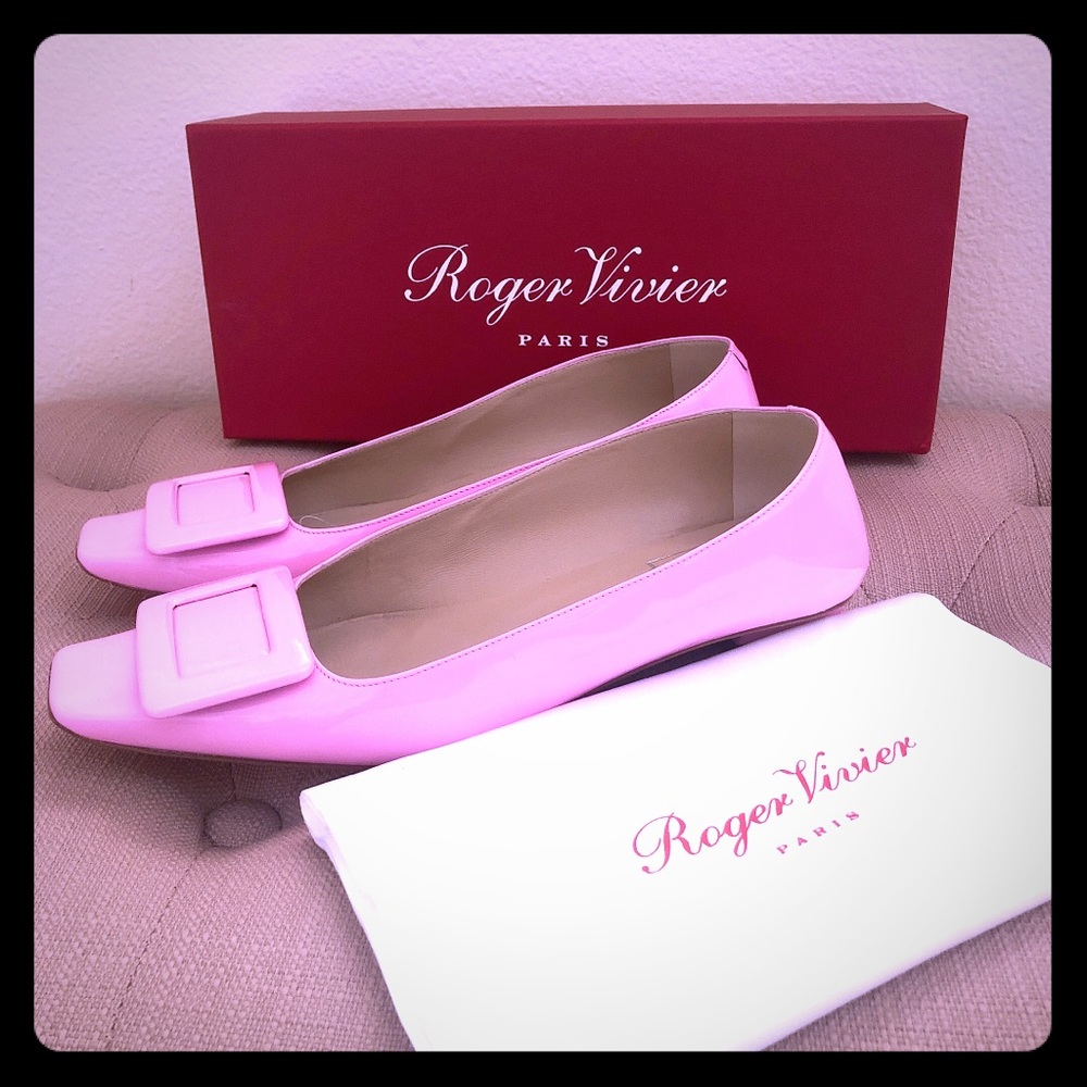 Roger Vivier lowheel buckle pump37